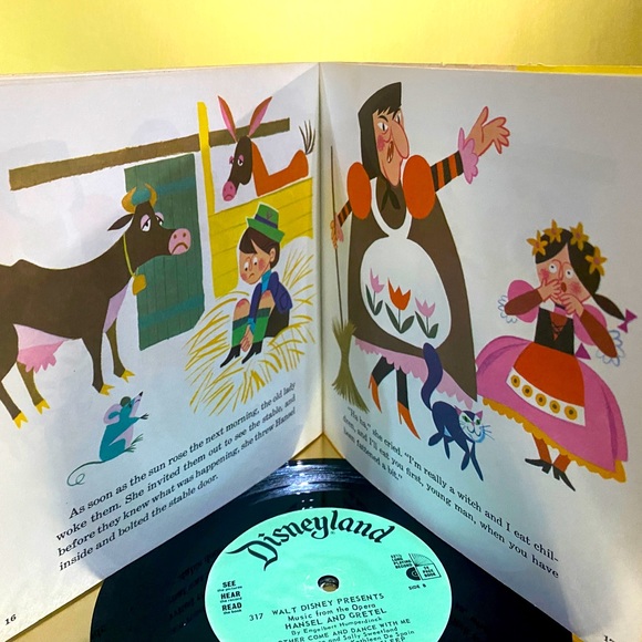 WALT DISNEY VTG 1967 HANSEL AND GRETEL DISNEYLAND VINYL 45 RECORD & 24p BOOK  7” - Picture 5 of 16